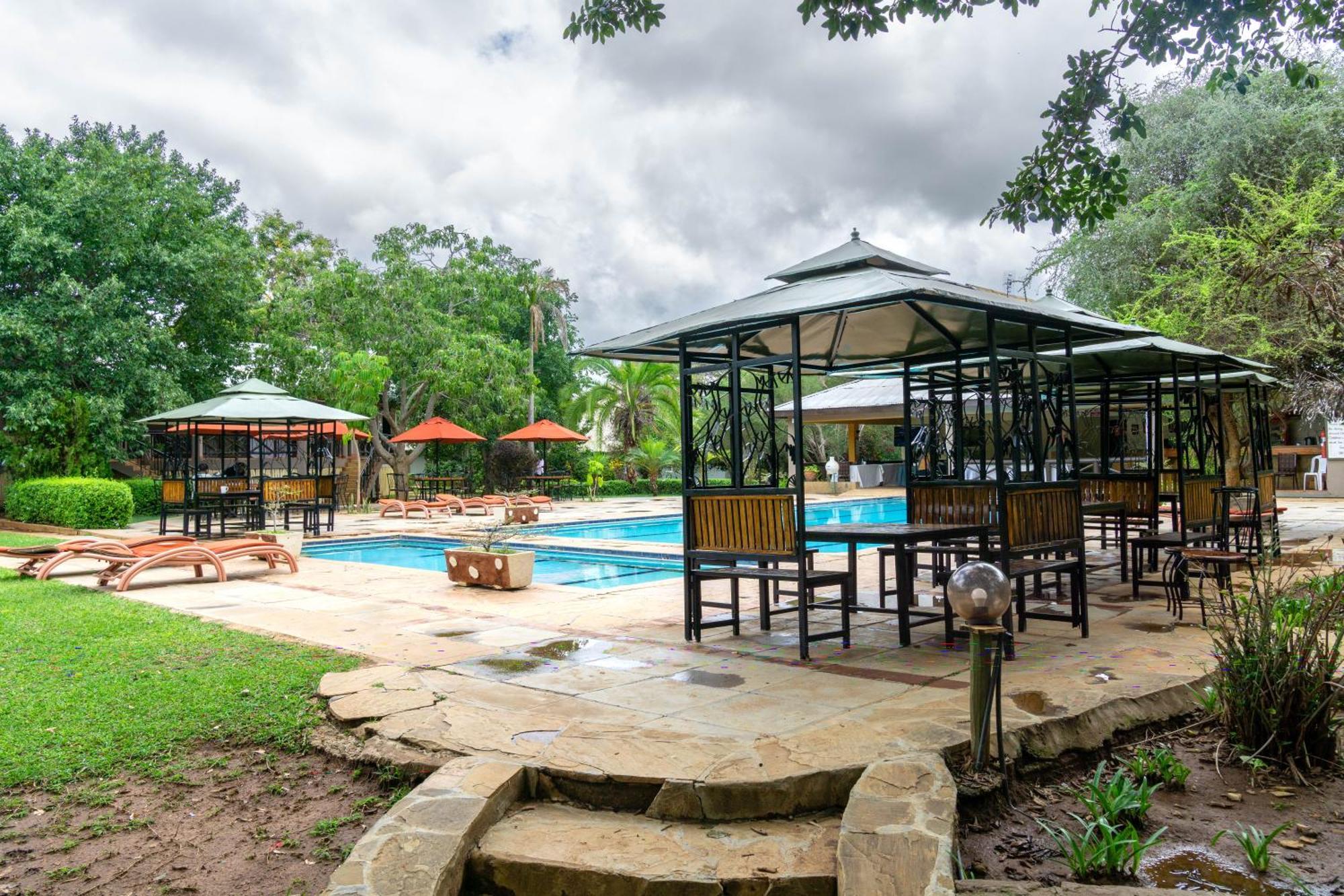 Отель Lukenya Getaway Athi River Экстерьер фото
