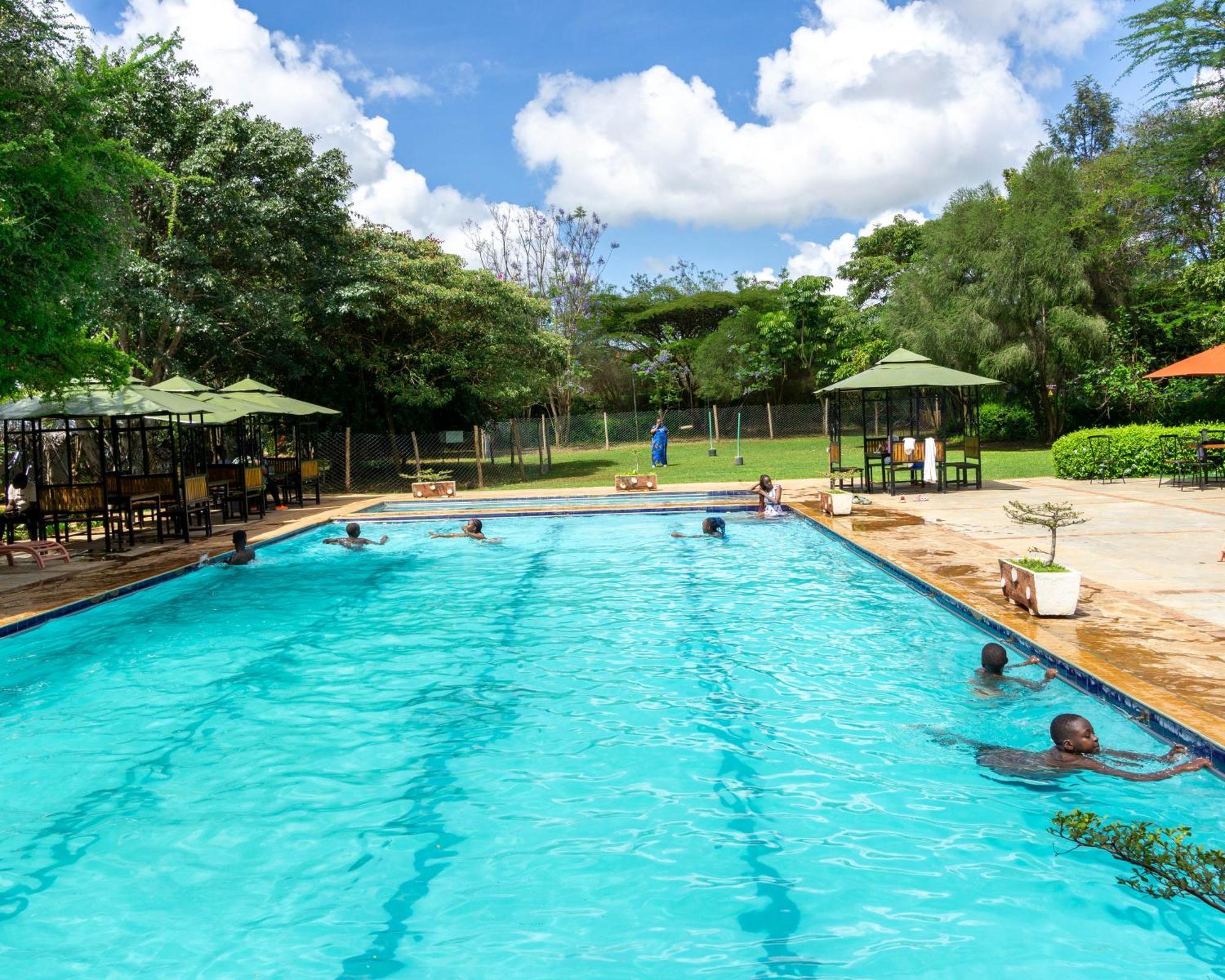 Отель Lukenya Getaway Athi River Экстерьер фото