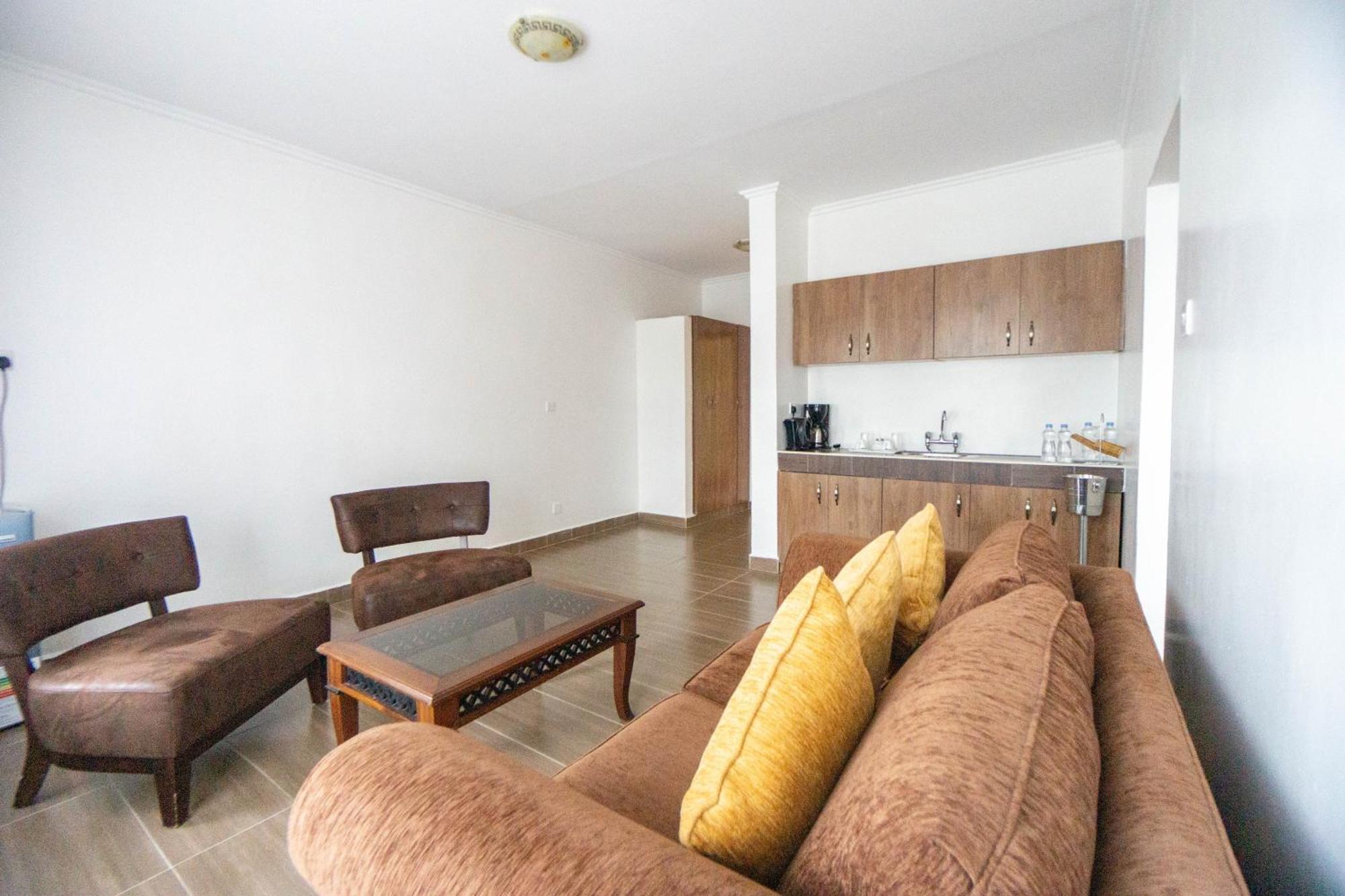 Отель Lukenya Getaway Athi River Экстерьер фото