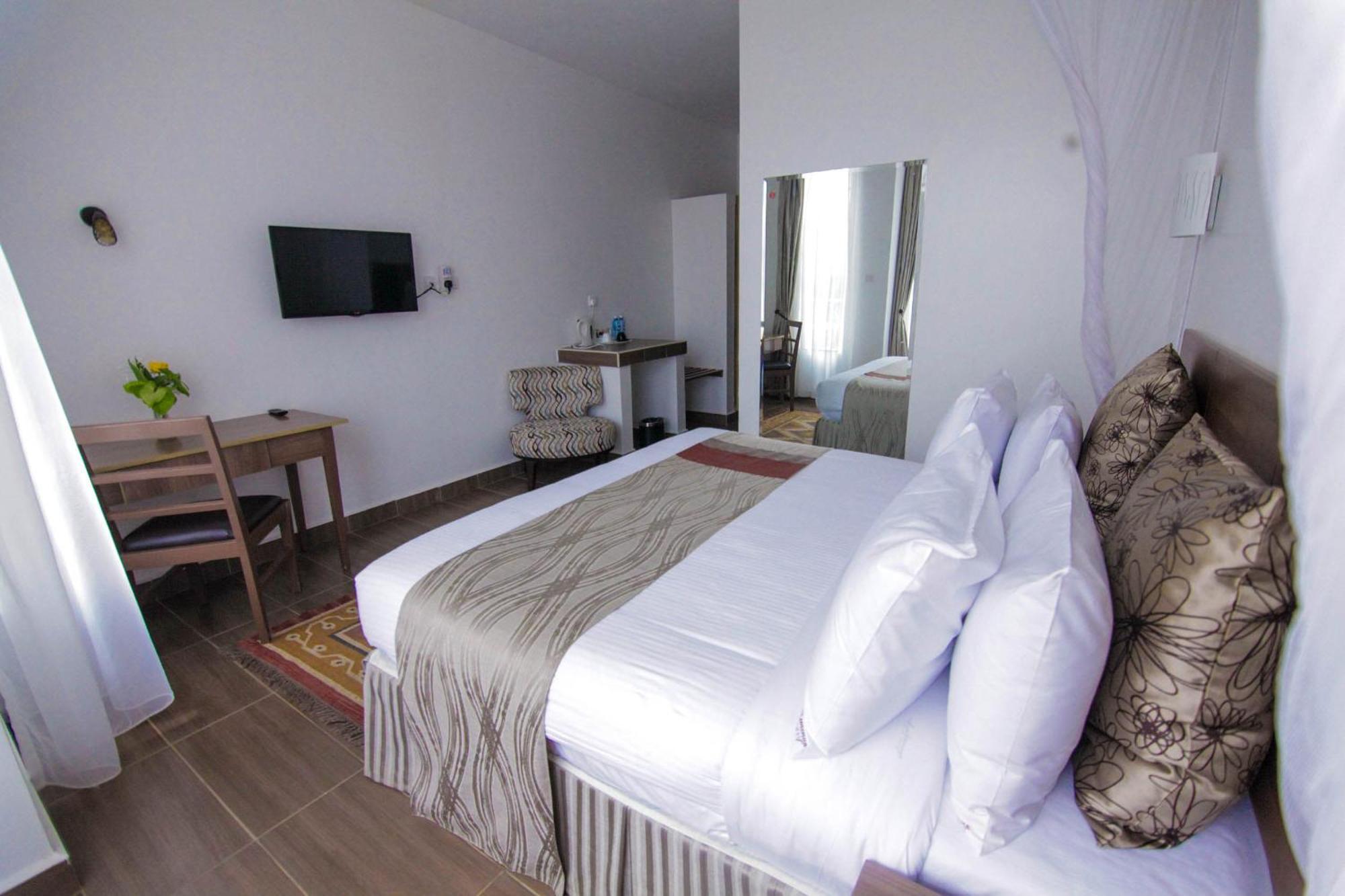 Отель Lukenya Getaway Athi River Экстерьер фото