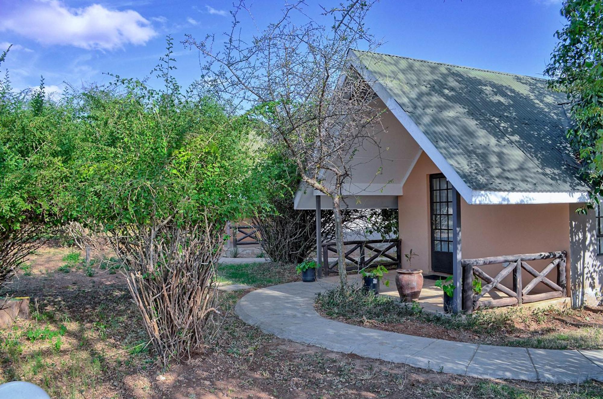 Отель Lukenya Getaway Athi River Экстерьер фото