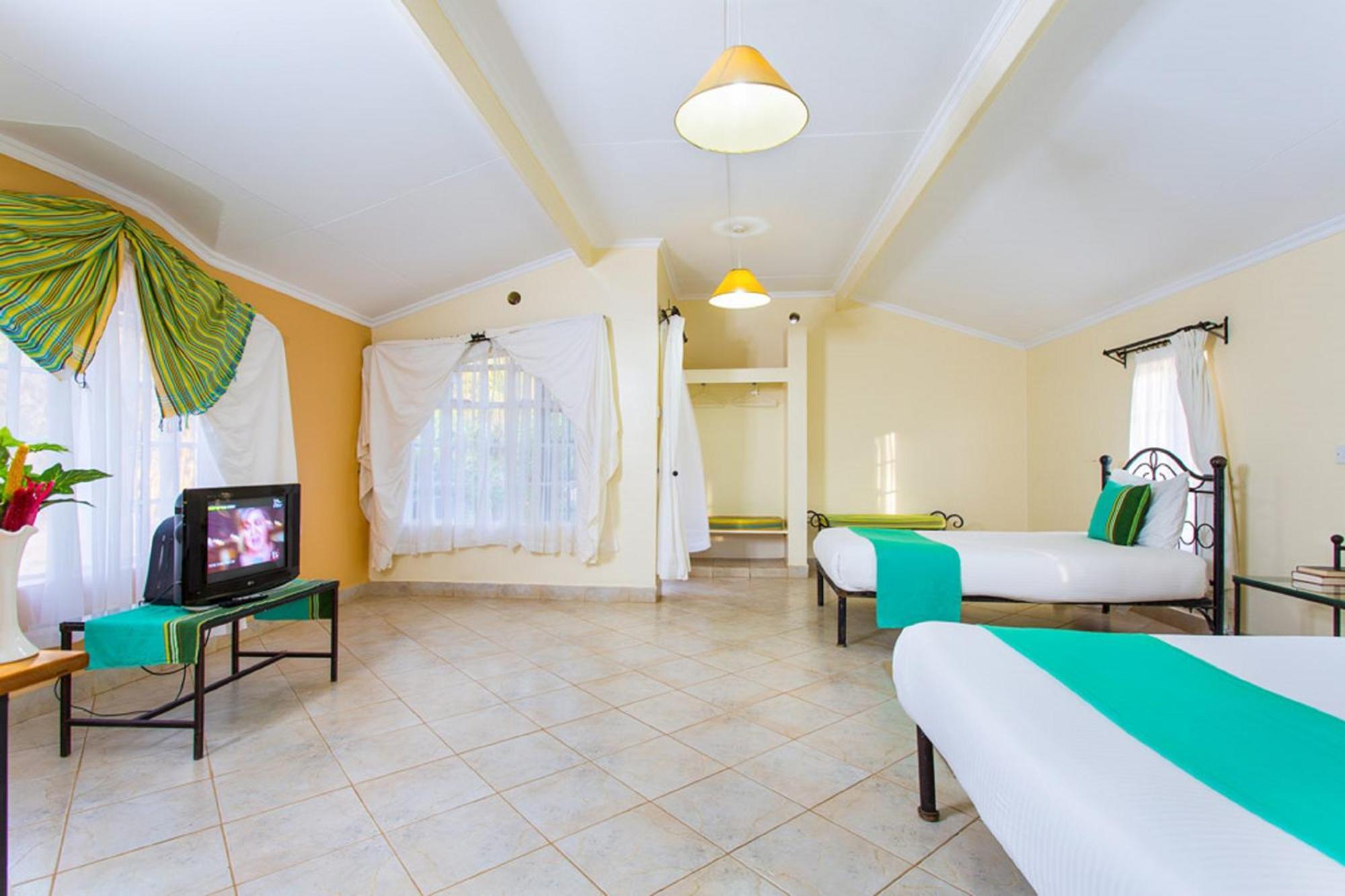 Отель Lukenya Getaway Athi River Экстерьер фото